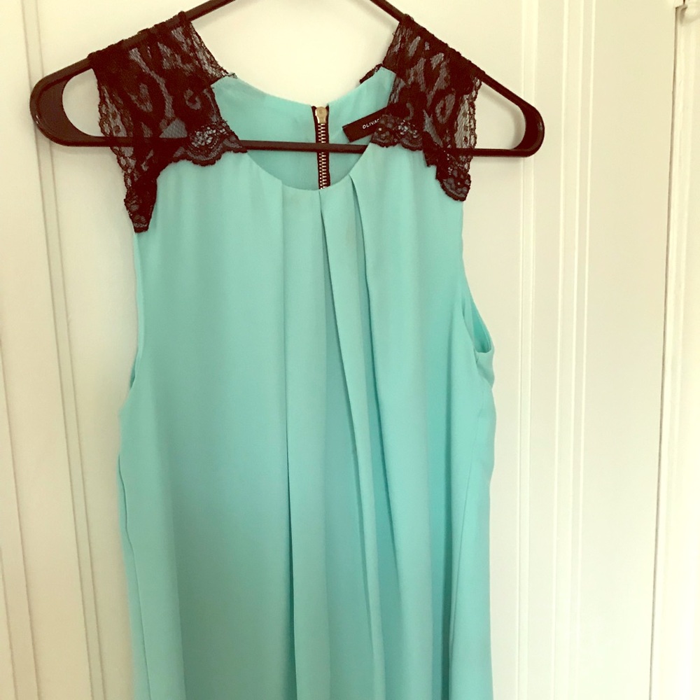 Beautiful lace/silk tank top with zip up back